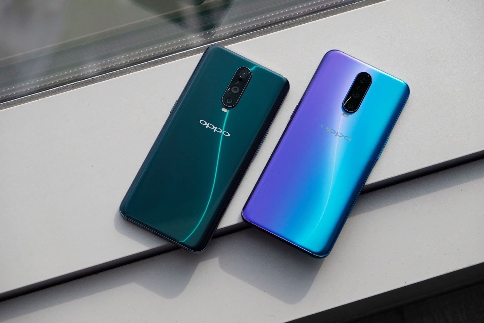 Why You Should Buy an Oppo R17